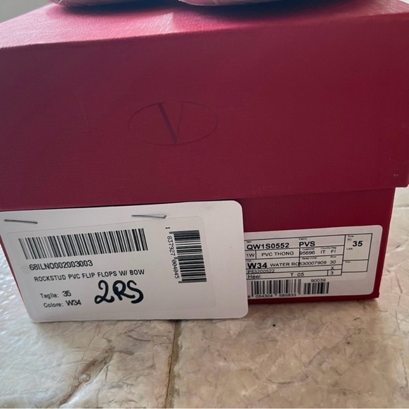 light pink valentino rock stud flip flops - Picture 2 of 3